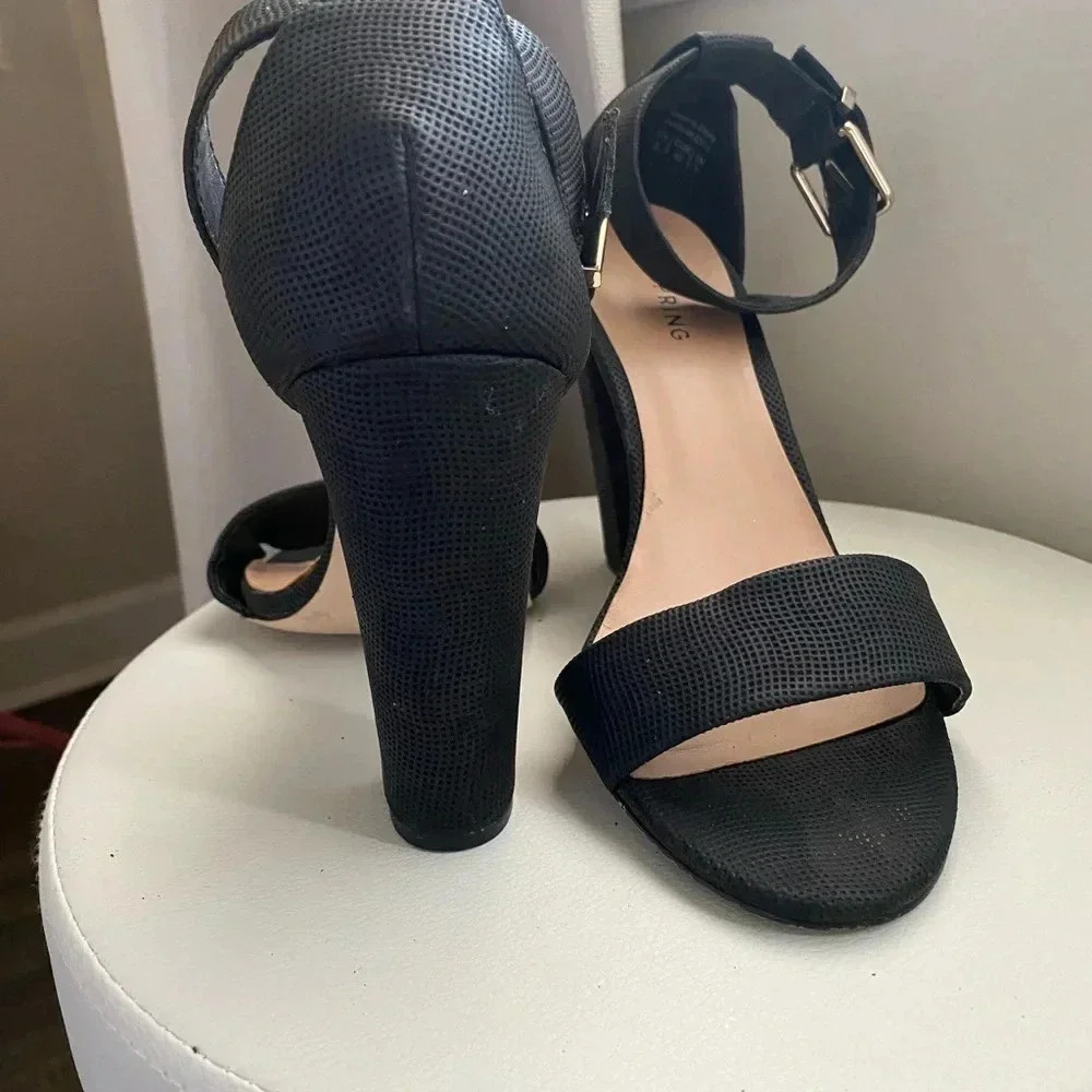 Call It Spring Black Block Heel Sandals Size 9 Ankle Strap Textured Dress Shoe - Picture 6 of 9